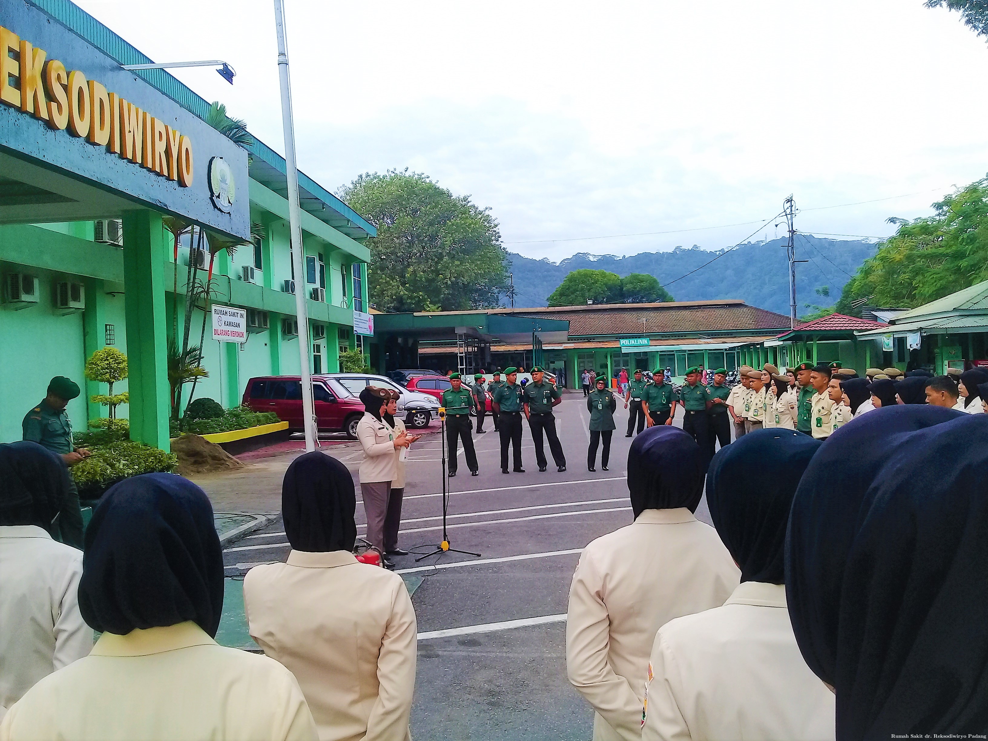 Kegiatan Rutin RS dr. Reksodiwiryo Padang - (Ada 0 foto)