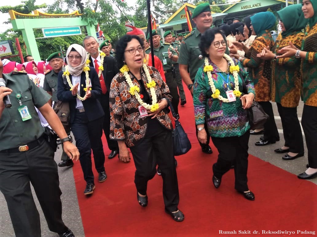 RUMAH SAKIT DR. REKSODIWIRYO TK.III PADANG MEMANTAPKAN DIRI UNTUK SURVEI AKREDITASI SNARS ED1 - (Ada 0 foto)