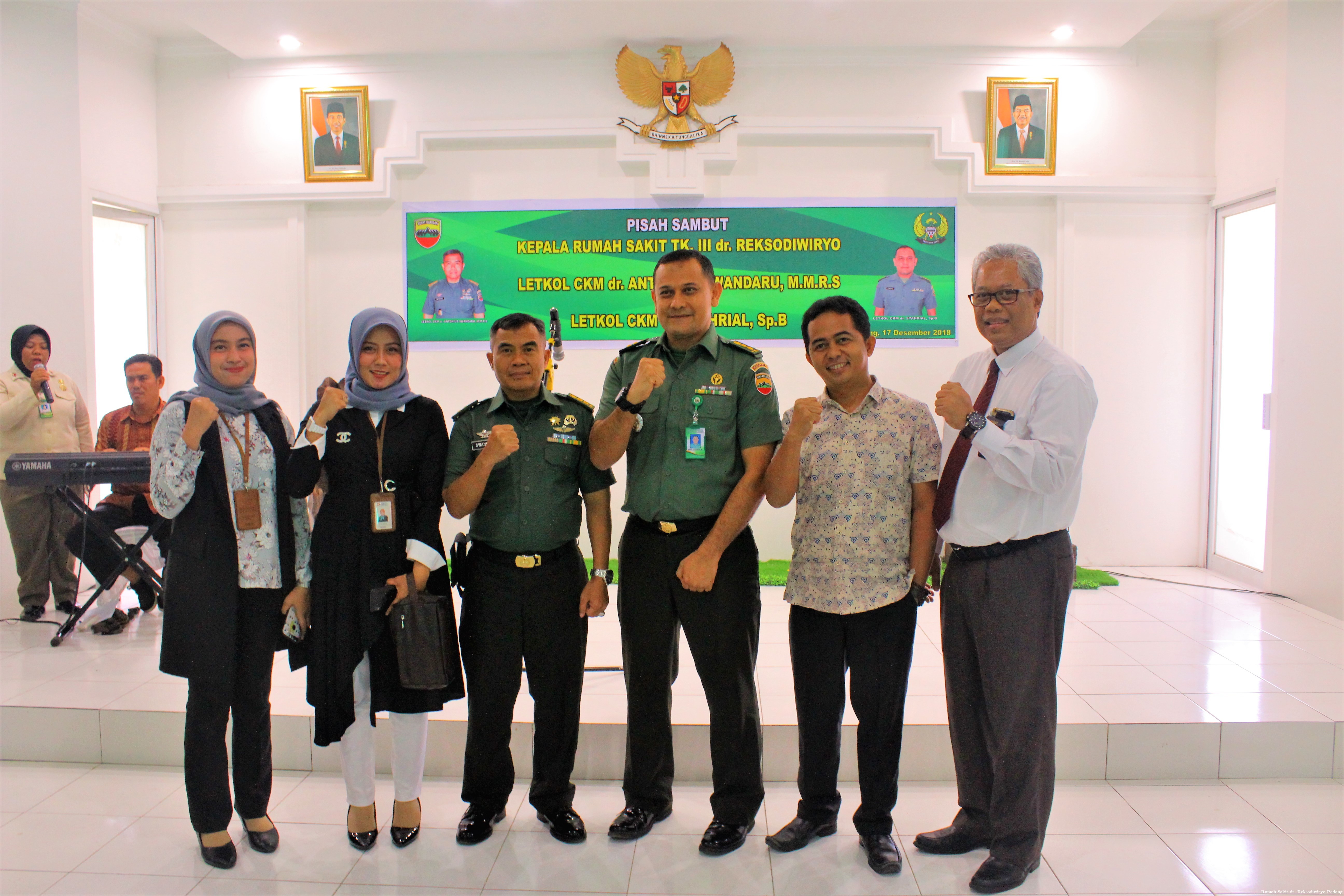 SERAH TERIMA JABATAN KEPALA RUMAH SAKIT TK. III dr. REKSODIWIRYO PADANG - (Ada 0 foto)