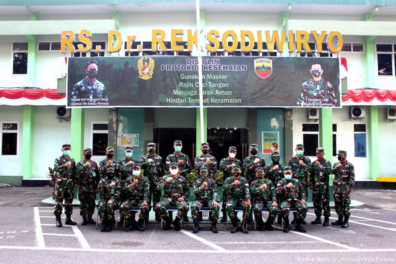 Kunjungan Kerja Tim Pengawas dan Pemeriksa (Wasrik) ke RS. TK.III dr. REKSODIWIRYO PADANG - (Ada 0 foto)